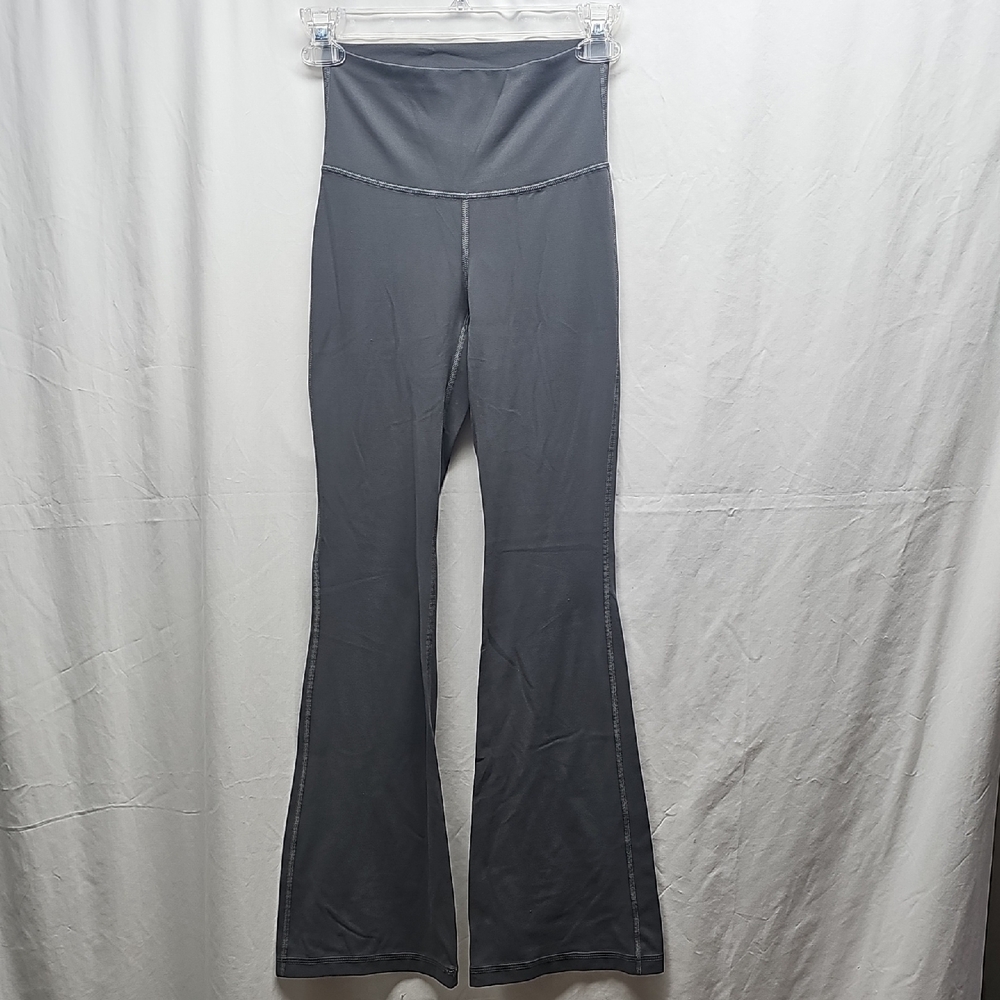 TNA High-Waist Flared Leggings in Charcoal Gray